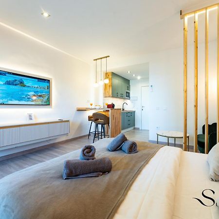 Seaview Beachfront Studio With Aqua Park & Balcony Benalmádena Buitenkant foto