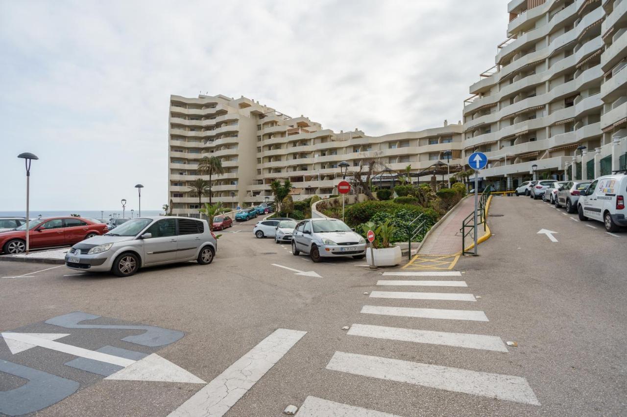 Seaview Beachfront Studio With Aqua Park & Balcony Benalmádena Kamer foto