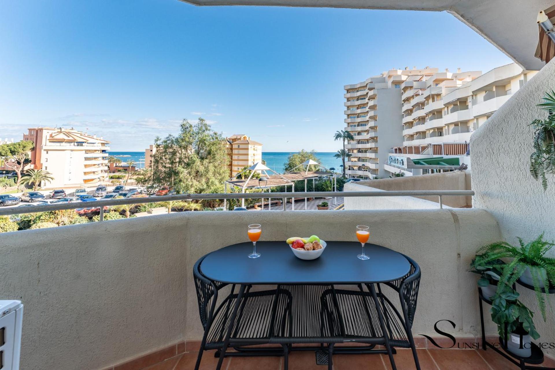 Seaview Beachfront Studio With Aqua Park & Balcony Benalmádena Buitenkant foto