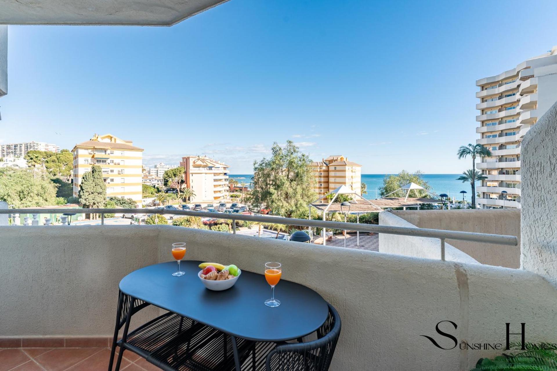 Seaview Beachfront Studio With Aqua Park & Balcony Benalmádena Buitenkant foto