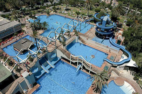 Seaview Beachfront Studio With Aqua Park & Balcony Benalmádena Buitenkant foto